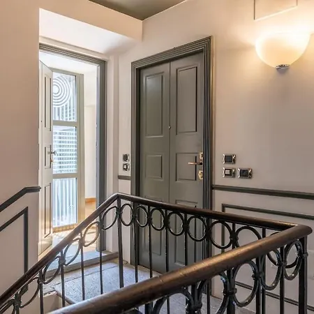 Napoleone's Nest - Elegant And Milan